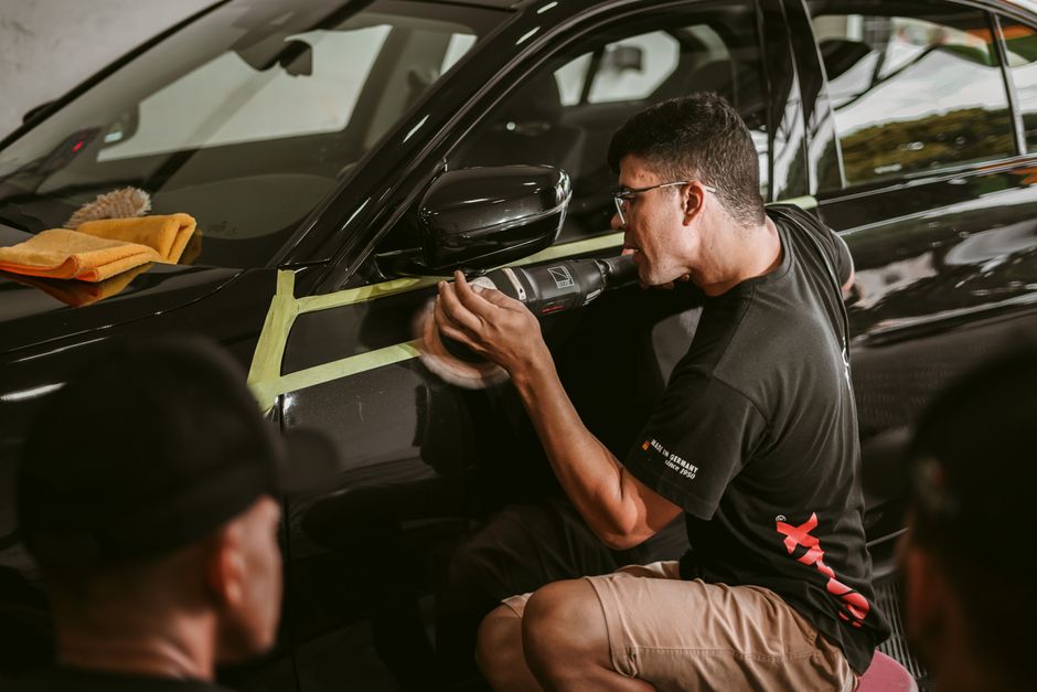 Premium hand car wash polishing